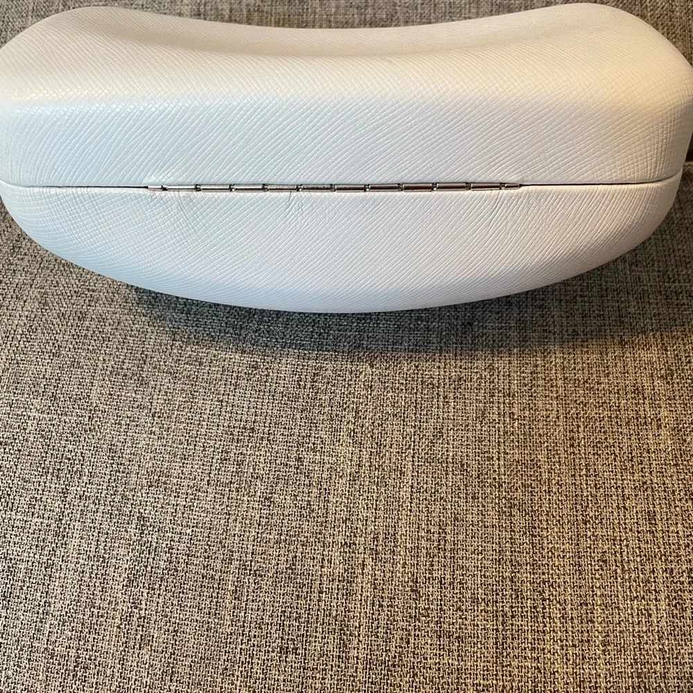 Michael Kors White Clamshell Felt Lined flip top Sunglasses Case ONLY NO GLASSES